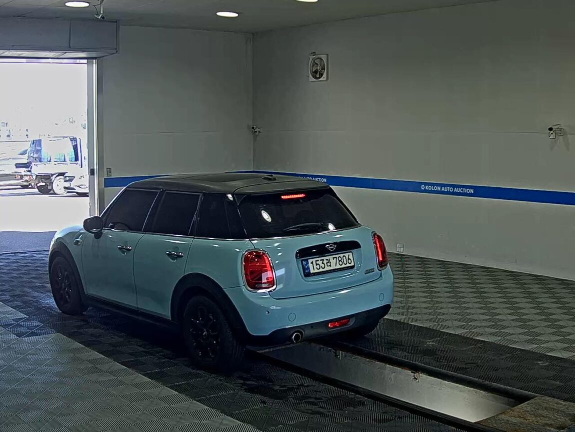 MINI COOPER (3RD GEN) 5-DOOR 1.5 HIGH 2021 - zdjęcie 6