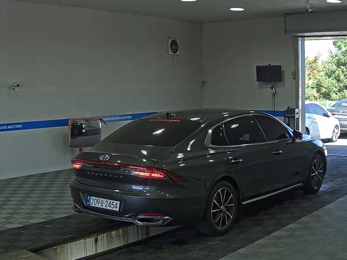 HYUNDAI THE NEW GRANDEUR IG GASOLINE 3.3 EXCLUSIVE 2022 - zdjęcie 5