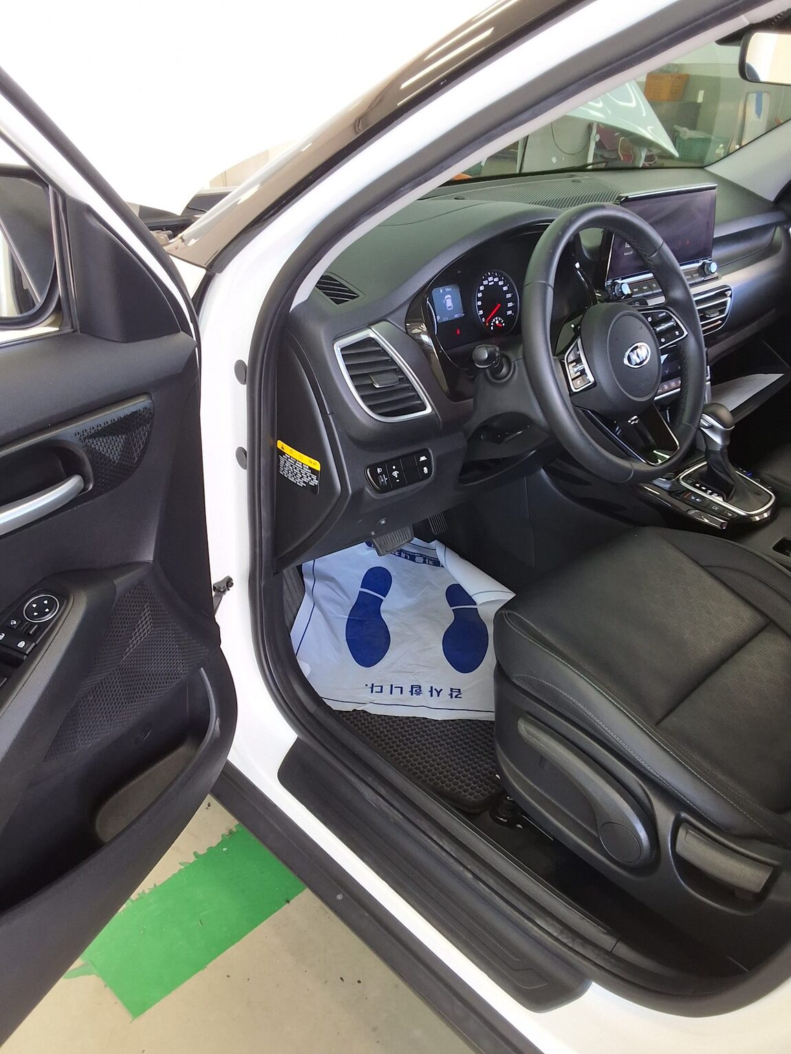 KIA SELTOS 1.6 GASOLINE 2WD PRESTIGE 2020 - zdjęcie 10