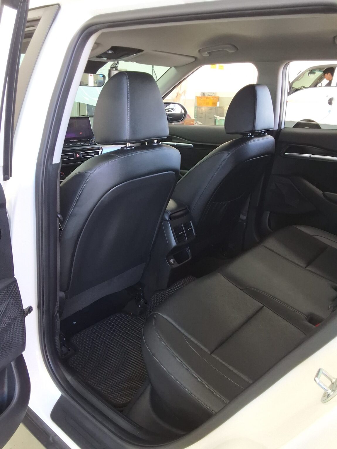 KIA SELTOS 1.6 GASOLINE 2WD PRESTIGE 2020 - zdjęcie 12