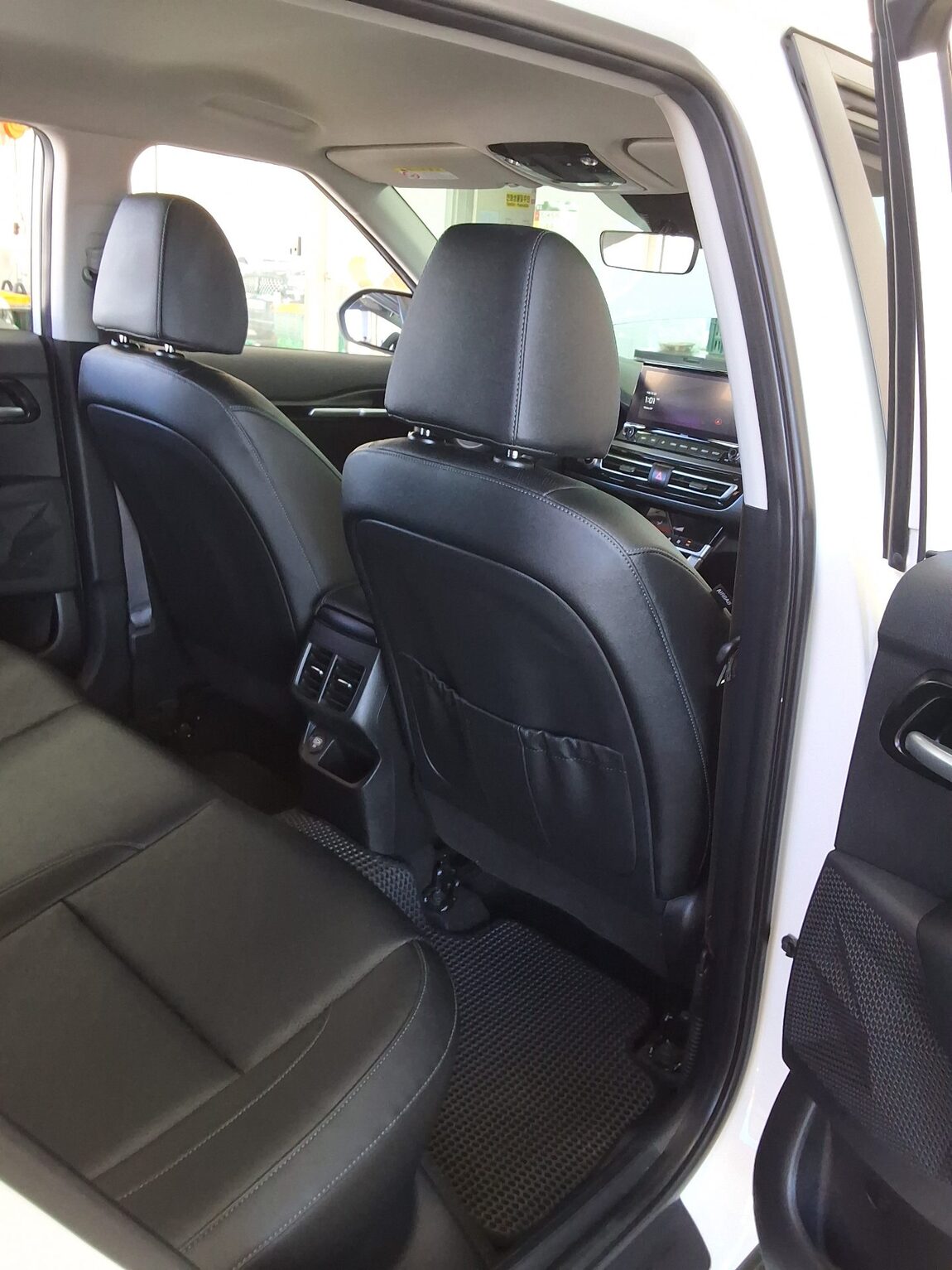 KIA SELTOS 1.6 GASOLINE 2WD PRESTIGE 2020 - zdjęcie 13