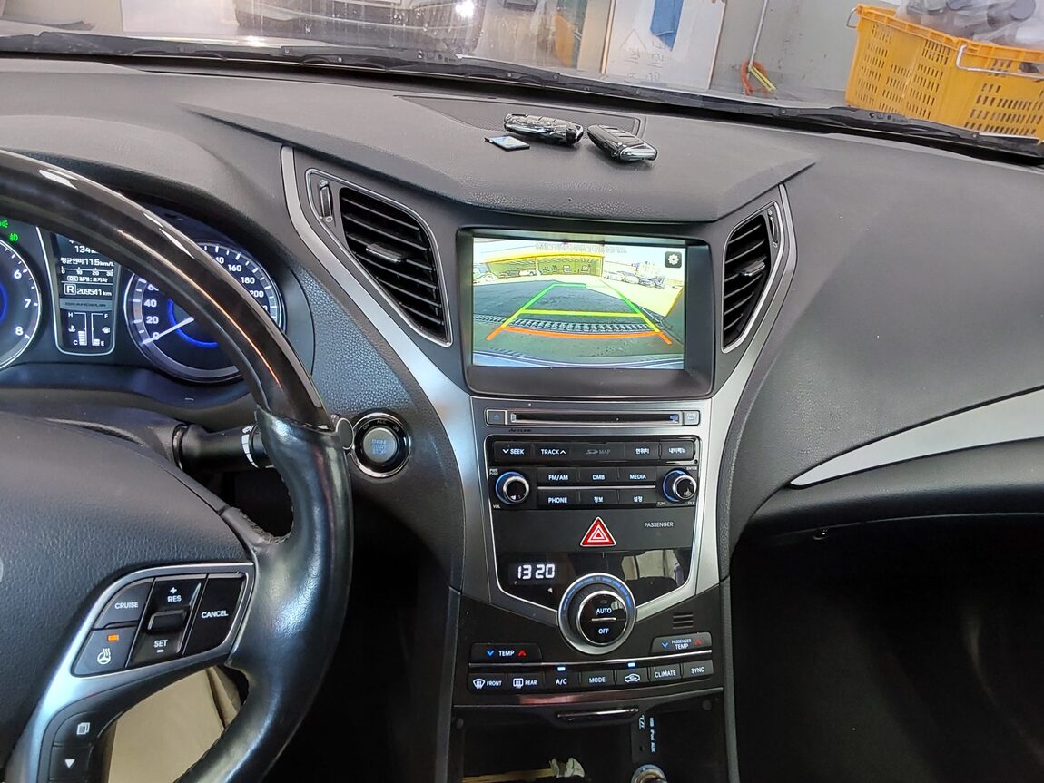 HYUNDAI GRANDEUR HG HG 240 MODERN 2016 - zdjęcie 17