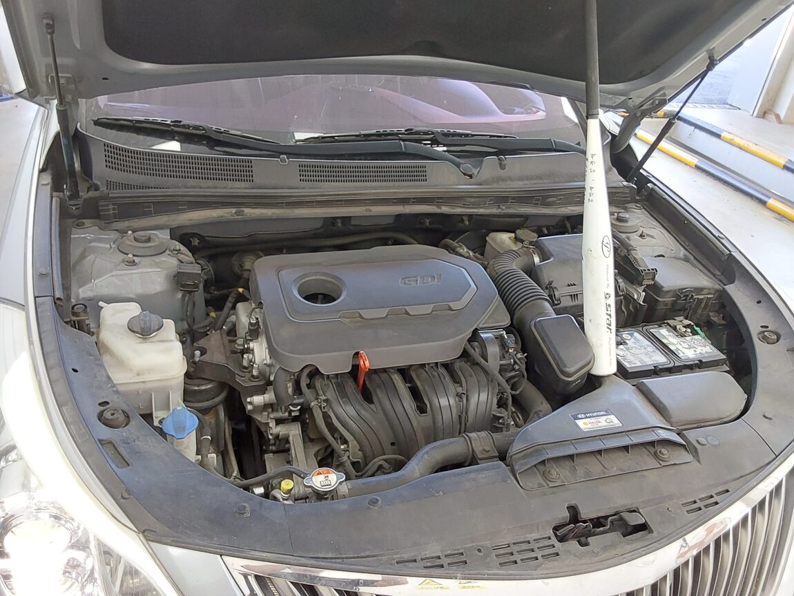 HYUNDAI GRANDEUR HG HG 240 MODERN 2016 - zdjęcie 18