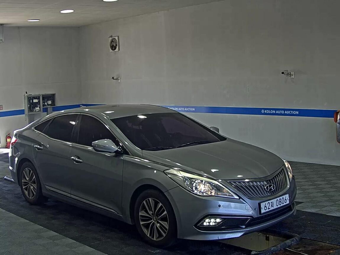 HYUNDAI GRANDEUR HG HG 240 MODERN 2016 - zdjęcie 3