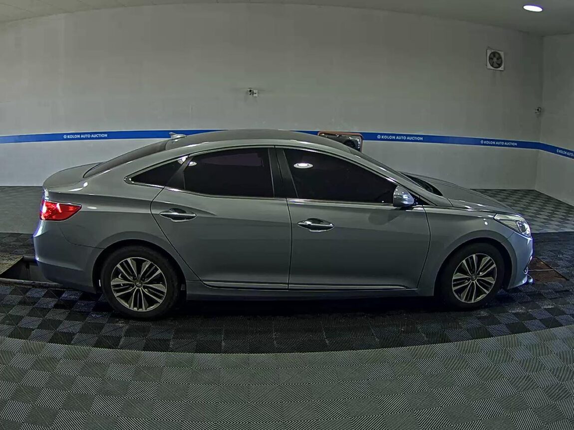 HYUNDAI GRANDEUR HG HG 240 MODERN 2016 - zdjęcie 4