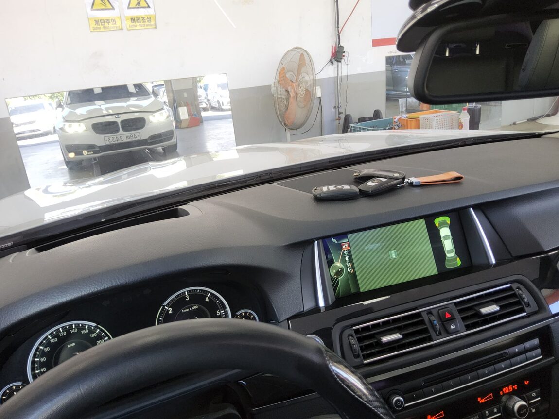 BMW 5 SERIES (6TH GEN) 520d xDRIVE 2014 - zdjęcie 18