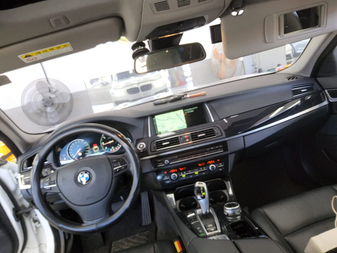 BMW 5 SERIES (6TH GEN) 520d xDRIVE 2014 - zdjęcie 11