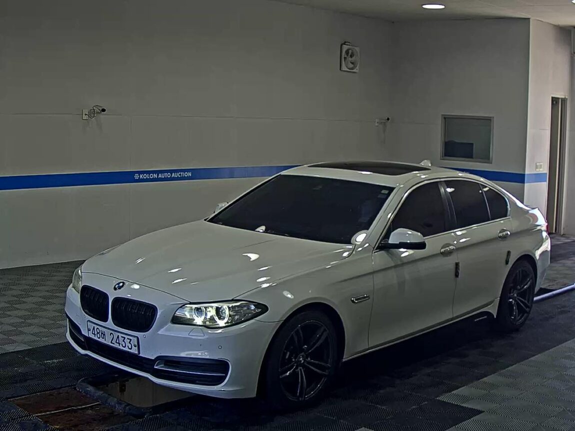 BMW 5 SERIES (6TH GEN) 520d xDRIVE 2014 - zdjęcie 2