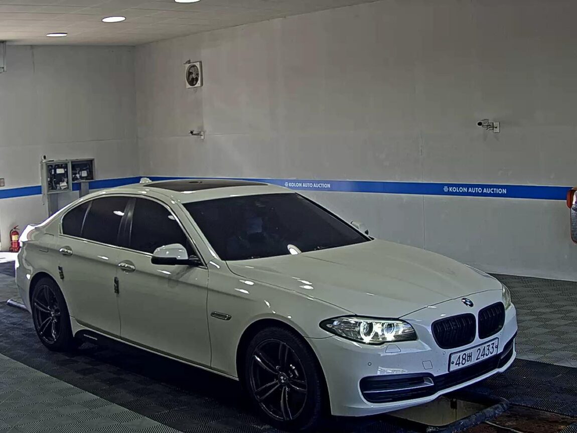 BMW 5 SERIES (6TH GEN) 520d xDRIVE 2014 - zdjęcie 3