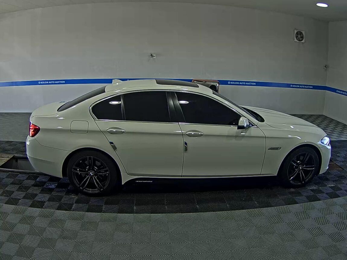 BMW 5 SERIES (6TH GEN) 520d xDRIVE 2014 - zdjęcie 4