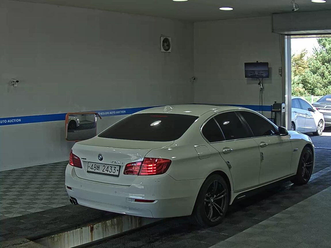 BMW 5 SERIES (6TH GEN) 520d xDRIVE 2014 - zdjęcie 5