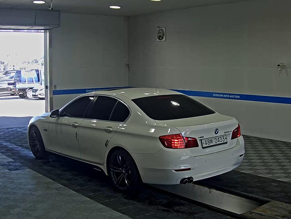 BMW 5 SERIES (6TH GEN) 520d xDRIVE 2014 - zdjęcie 6