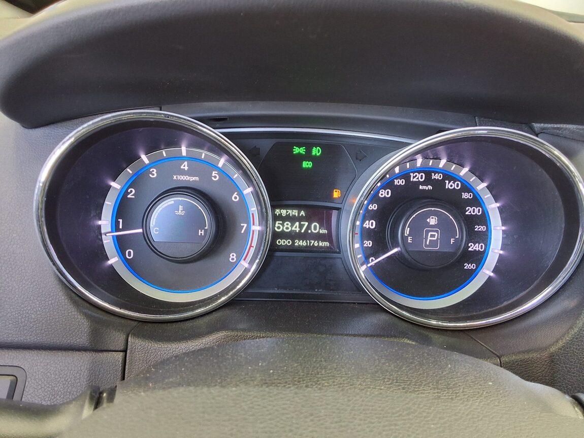 HYUNDAI SONATA THE BRILLIANT LPi RENTAL CAR SMART 2014 - zdjęcie 9
