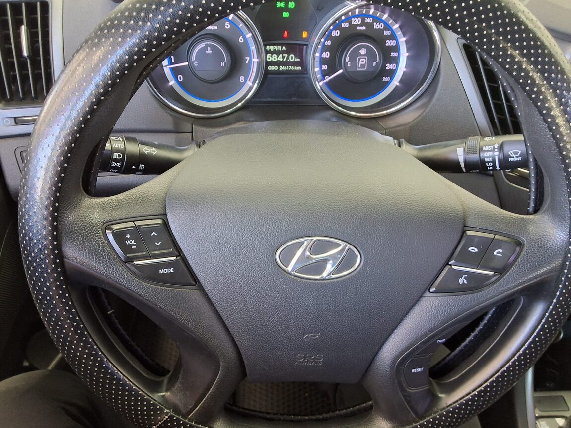 HYUNDAI SONATA THE BRILLIANT LPi RENTAL CAR SMART 2014 - zdjęcie 17