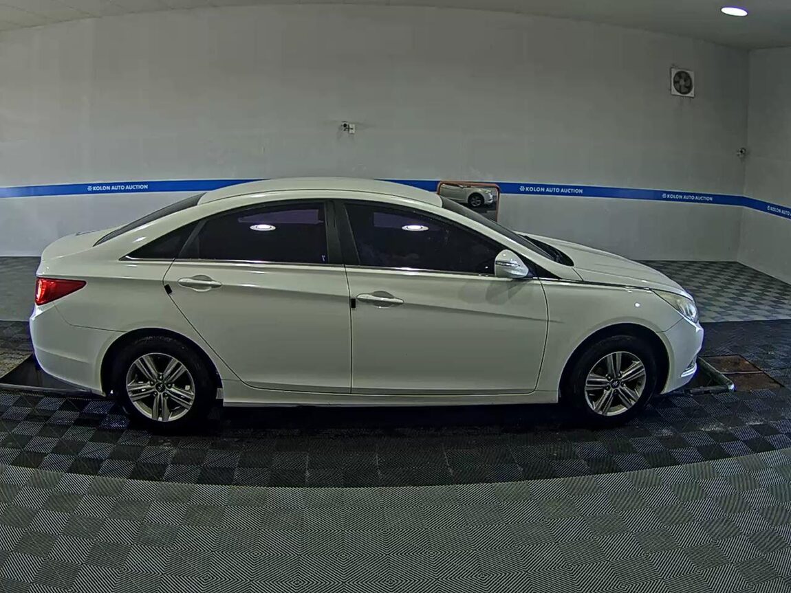 HYUNDAI SONATA THE BRILLIANT LPi RENTAL CAR SMART 2014 - zdjęcie 4