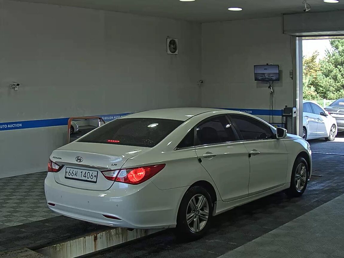 HYUNDAI SONATA THE BRILLIANT LPi RENTAL CAR SMART 2014 - zdjęcie 5