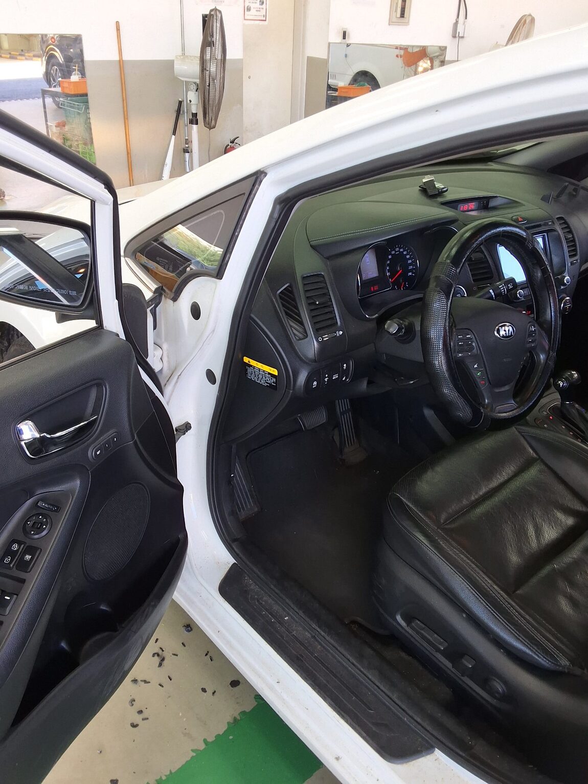 KIA K3 1.6 DIESEL NOBLESSE 2015 - zdjęcie 10
