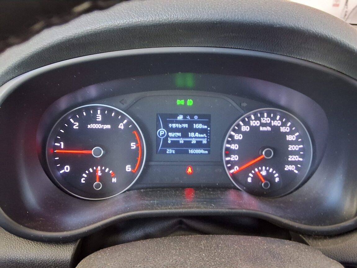 KIA NEW SPORTAGE 1.7 2WD NOBLESSE 2016 - zdjęcie 9