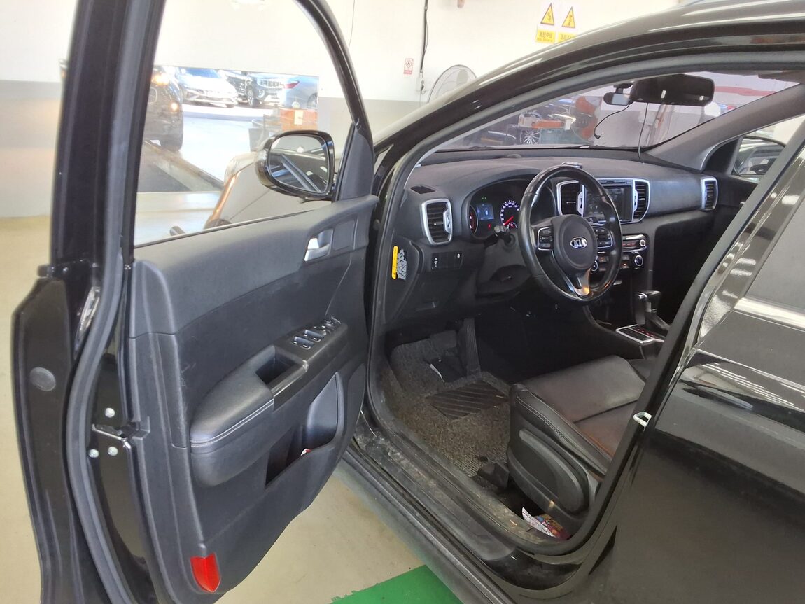 KIA NEW SPORTAGE 1.7 2WD NOBLESSE 2016 - zdjęcie 10