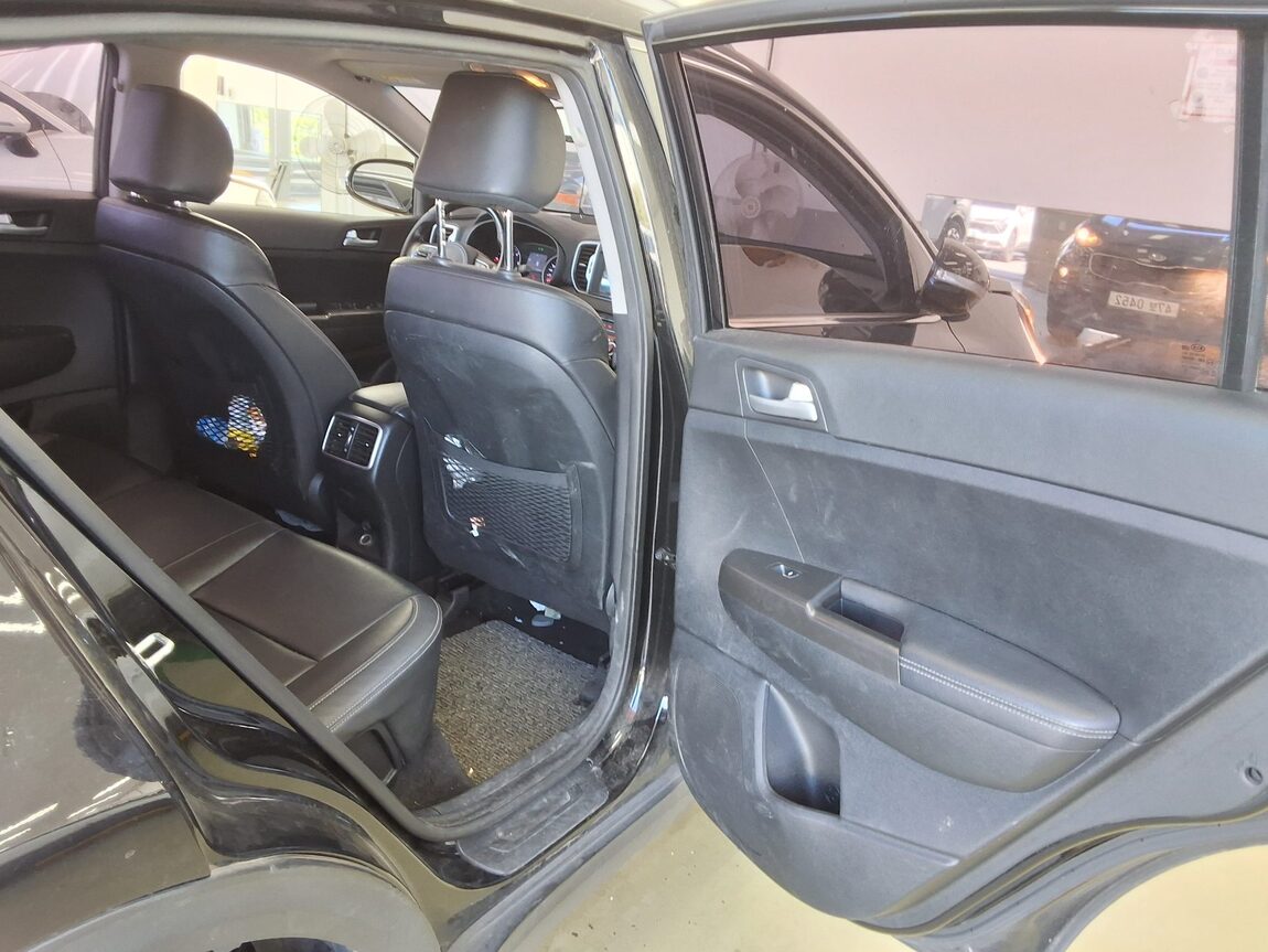 KIA NEW SPORTAGE 1.7 2WD NOBLESSE 2016 - zdjęcie 13