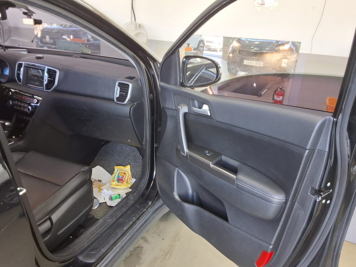 KIA NEW SPORTAGE 1.7 2WD NOBLESSE 2016 - zdjęcie 14
