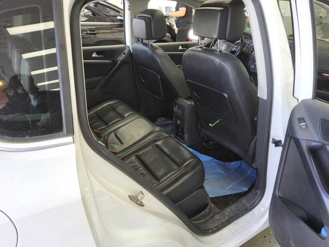 VOLKSWAGEN TIGUAN 2.0 TDI BLUEMOTION PREMIUM 2013 - zdjęcie 13
