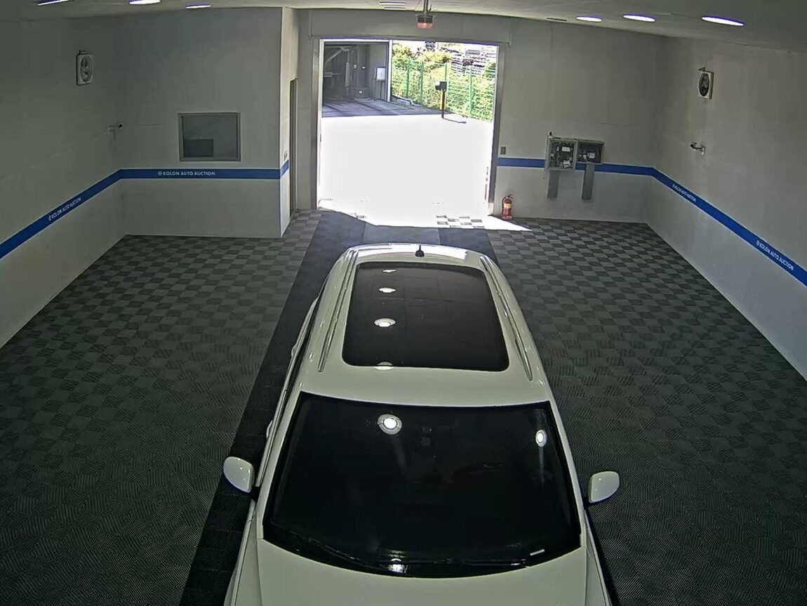 VOLKSWAGEN TIGUAN 2.0 TDI BLUEMOTION PREMIUM 2013 - zdjęcie 7