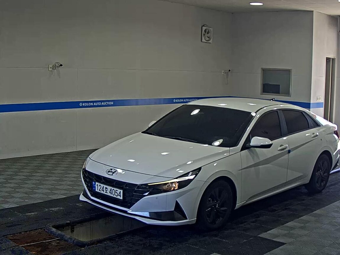 HYUNDAI AVANTE (CN7) 1.6 GASOLINE MODERN 2023 - zdjęcie 2