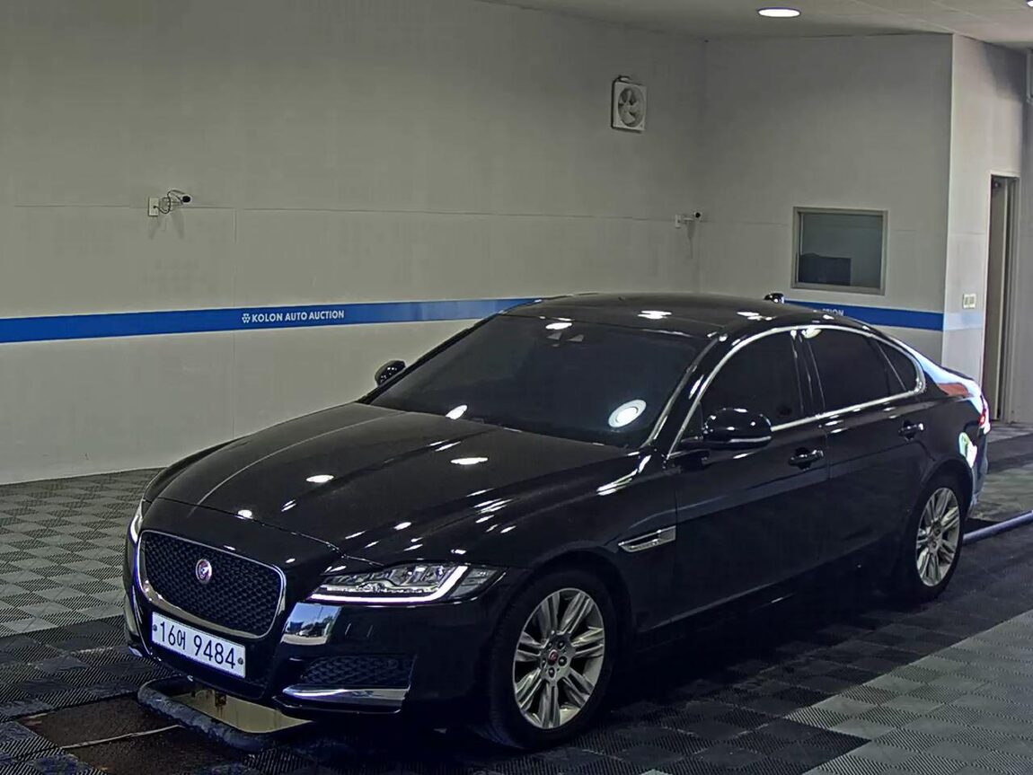JAGUAR XF (2ND GEN) 2.0 20d PORTFOLIO 2018 - zdjęcie 2