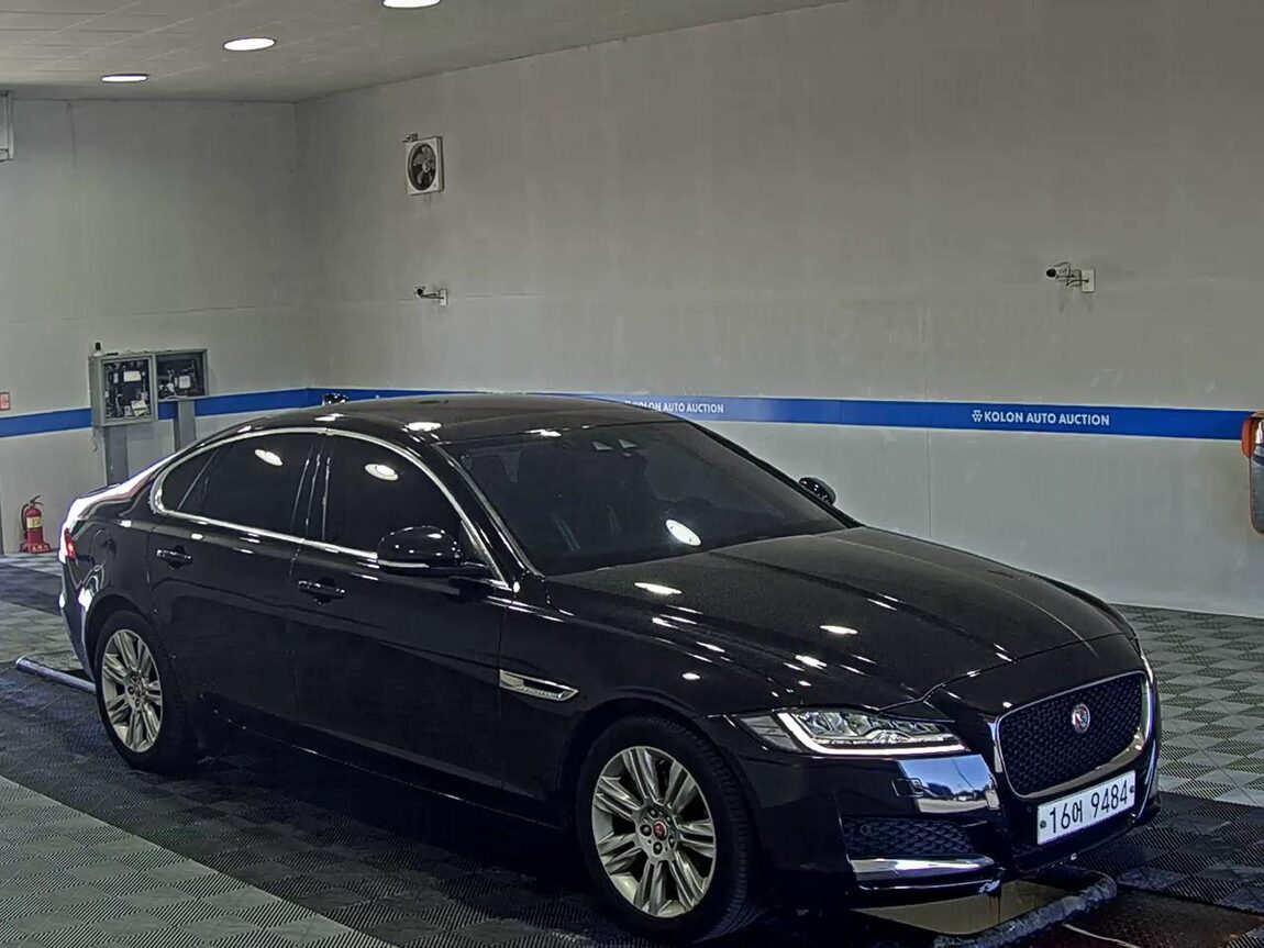 JAGUAR XF (2ND GEN) 2.0 20d PORTFOLIO 2018 - zdjęcie 3