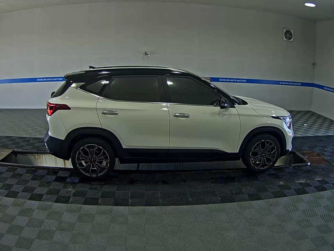 KIA SELTOS 1.6 GASOLINE 2WD SIGNATURE 2022 - zdjęcie 4