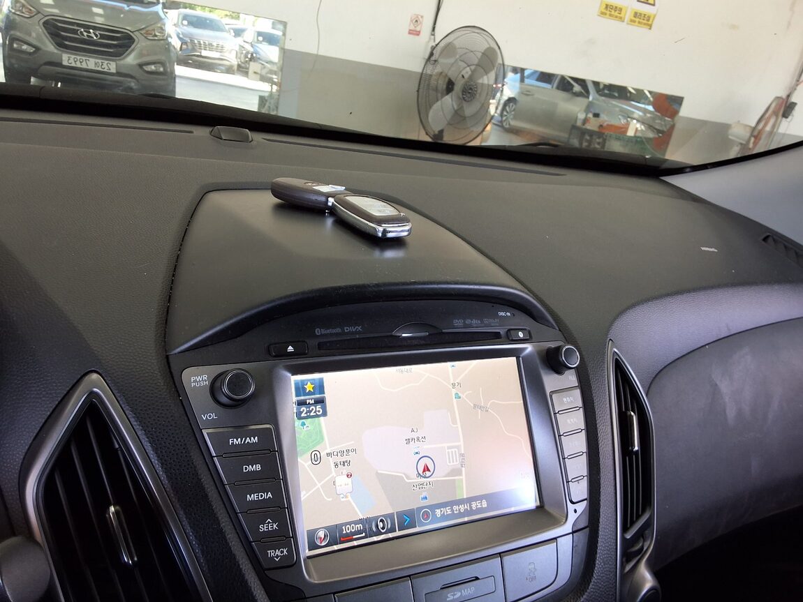 HYUNDAI NEW TUCSON ix DIESEL R2.0 2WD SMART SPECIAL 2014 - zdjęcie 17