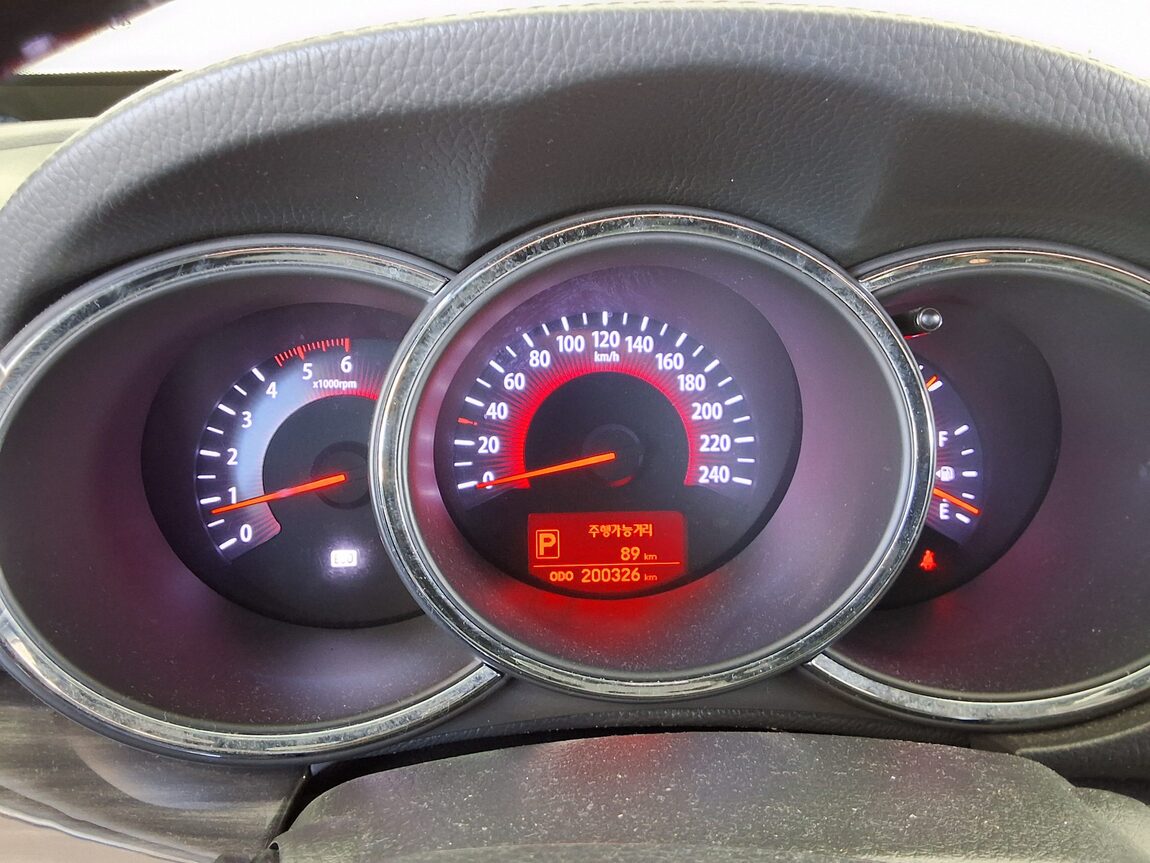 KIA SORENTO R DIESEL 2.0 2WD LIMITED PREMIUM 2012 - zdjęcie 9