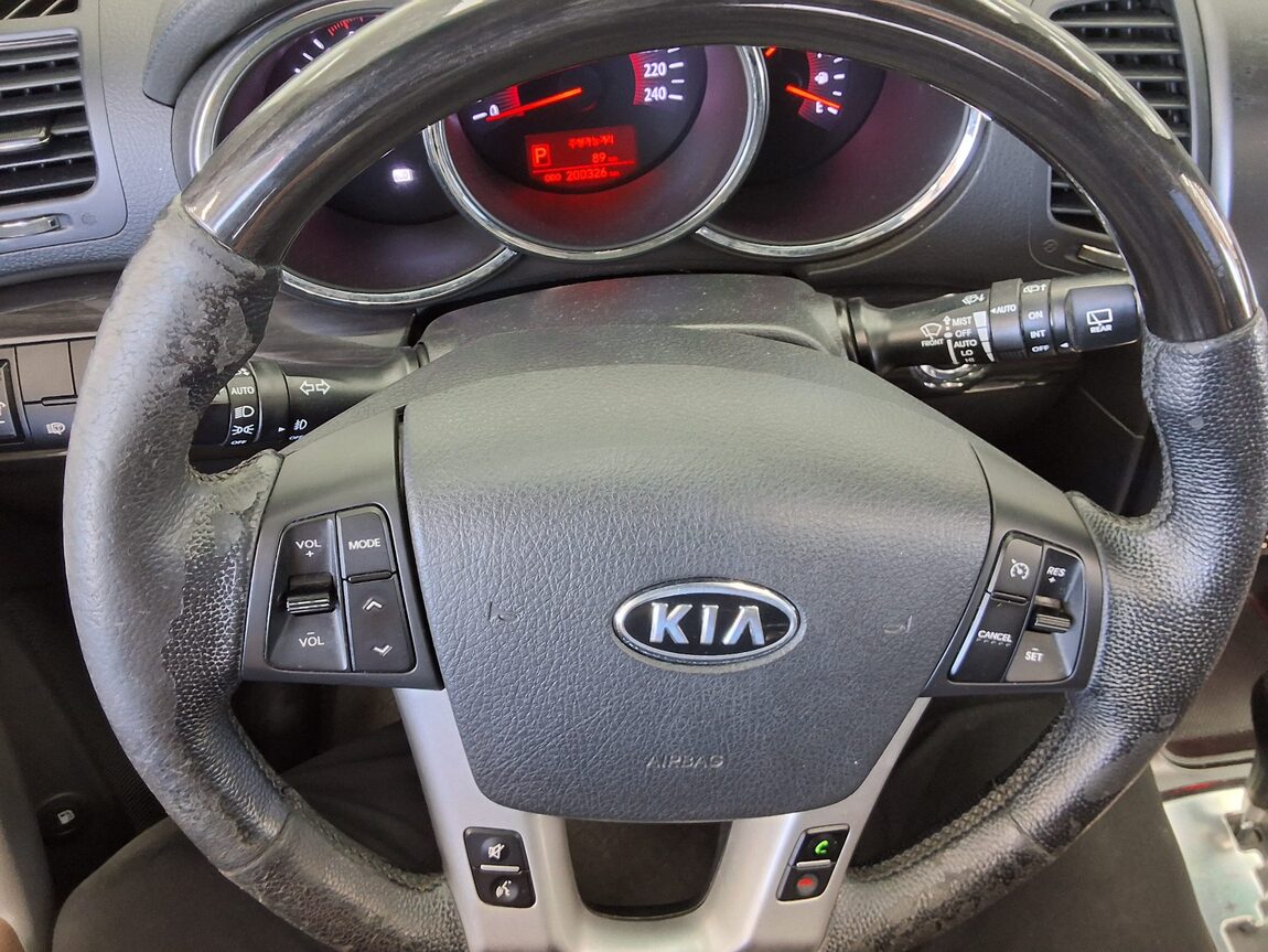 KIA SORENTO R DIESEL 2.0 2WD LIMITED PREMIUM 2012 - zdjęcie 17