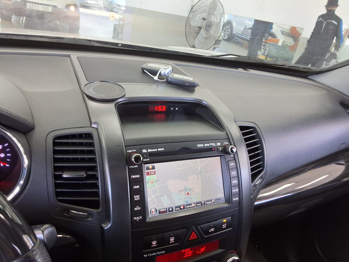 KIA SORENTO R DIESEL 2.0 2WD LIMITED PREMIUM 2012 - zdjęcie 18