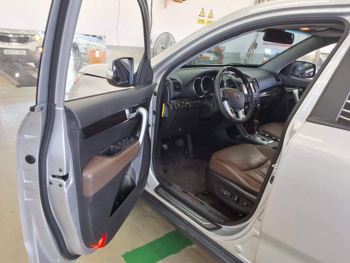 KIA SORENTO R DIESEL 2.0 2WD LIMITED PREMIUM 2012 - zdjęcie 10