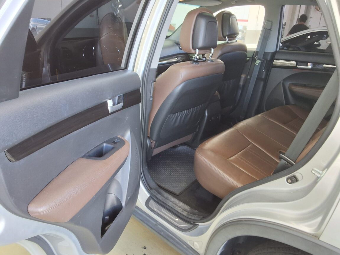 KIA SORENTO R DIESEL 2.0 2WD LIMITED PREMIUM 2012 - zdjęcie 12