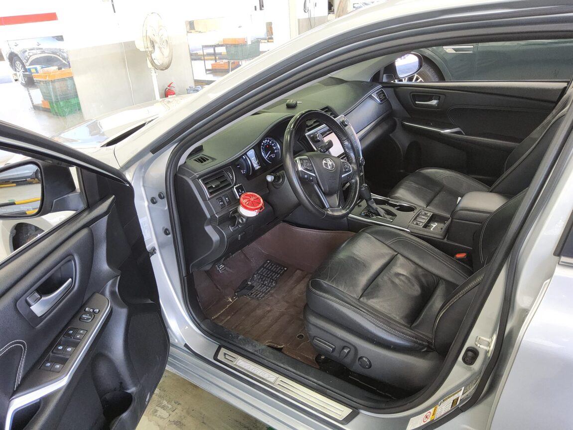 TOYOTA CAMRY (9TH GEN) 2.5 HYBRID XLE 2016 - zdjęcie 10