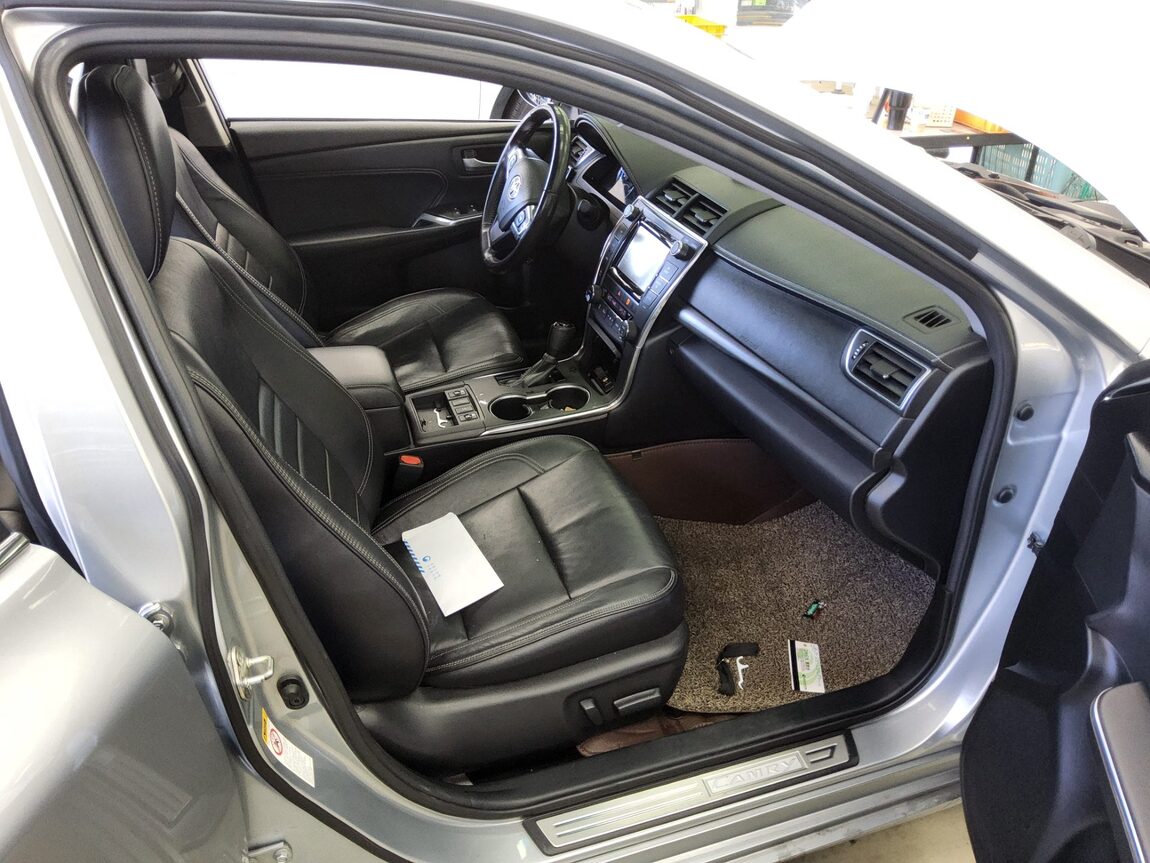 TOYOTA CAMRY (9TH GEN) 2.5 HYBRID XLE 2016 - zdjęcie 14