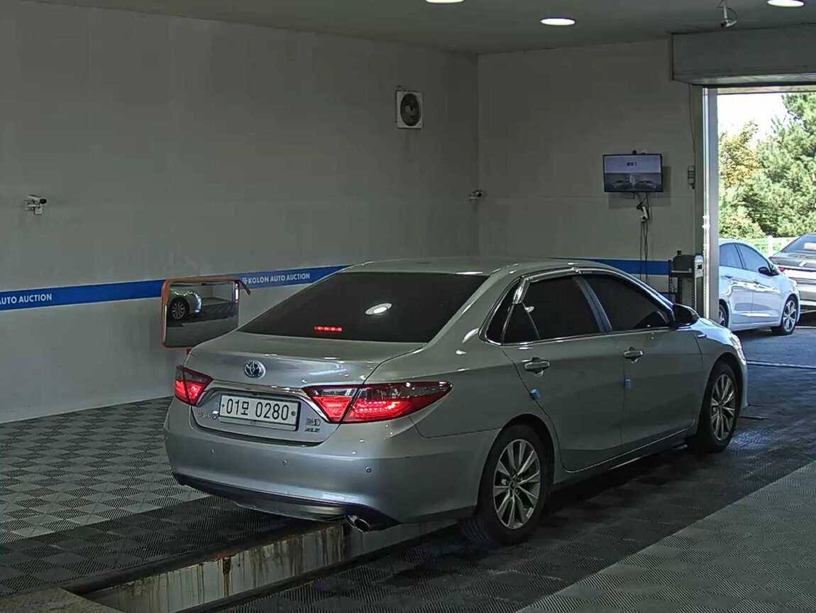 TOYOTA CAMRY (9TH GEN) 2.5 HYBRID XLE 2016 - zdjęcie 5
