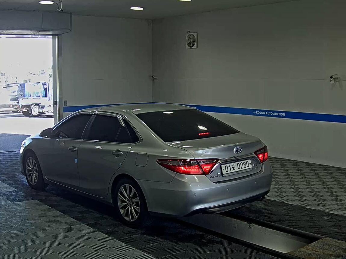 TOYOTA CAMRY (9TH GEN) 2.5 HYBRID XLE 2016 - zdjęcie 6