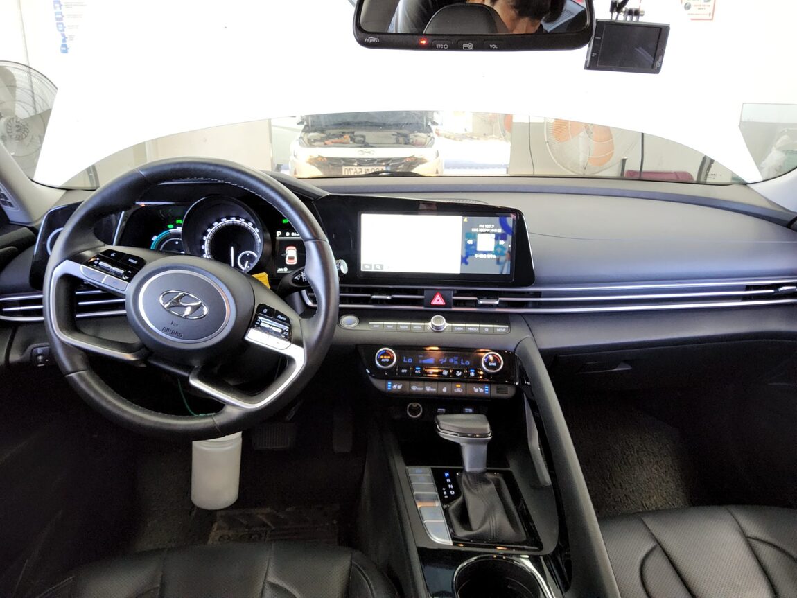 HYUNDAI AVANTE HYBRID (CN7) HEV MODERN 2023 - zdjęcie 11