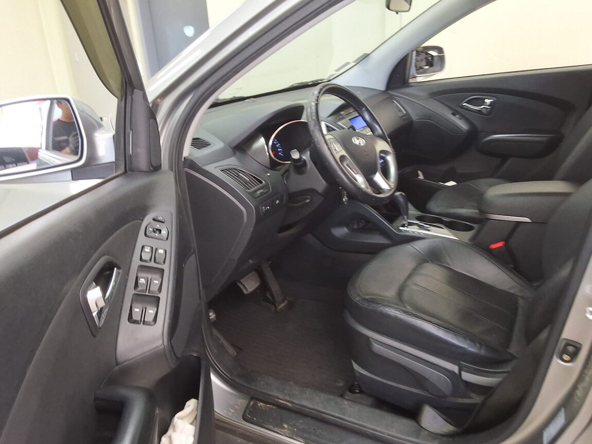 HYUNDAI TUCSON ix DIESEL R20 2WD LX20 SMART PACK 2011 - zdjęcie 11