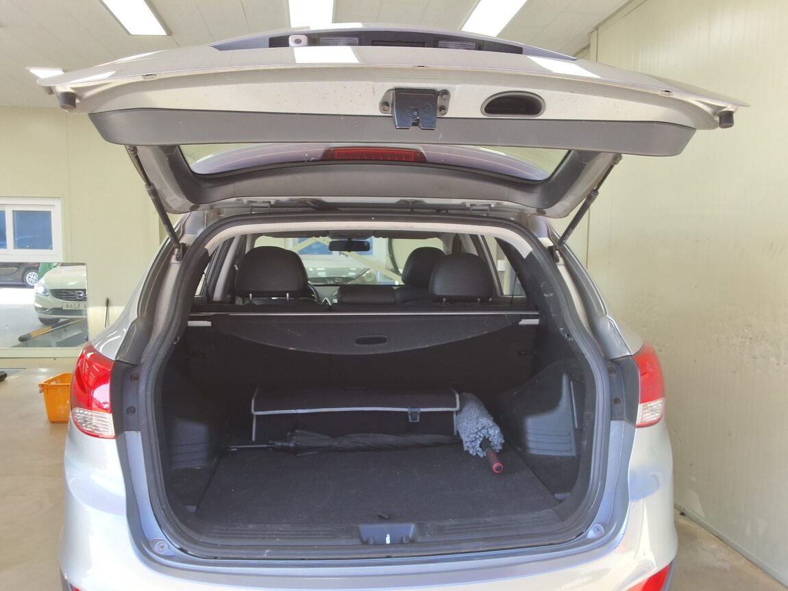 HYUNDAI TUCSON ix DIESEL R20 2WD LX20 SMART PACK 2011 - zdjęcie 16