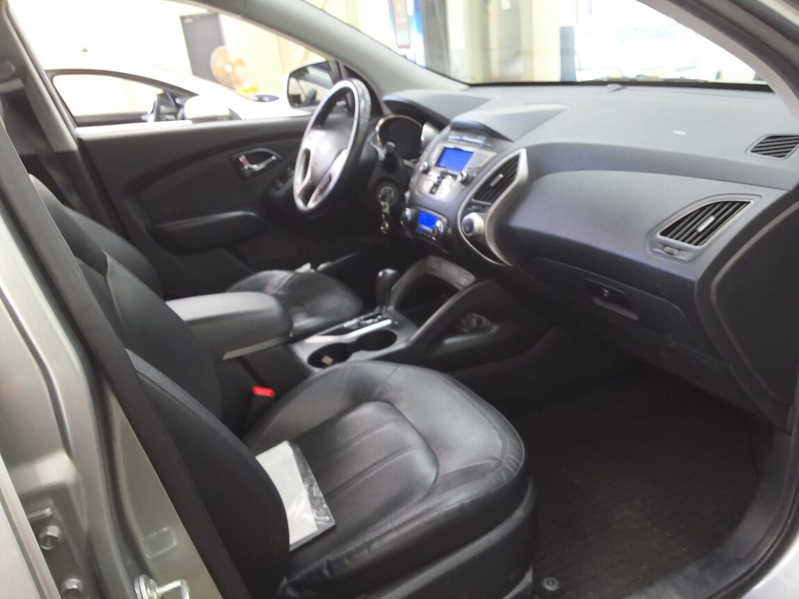 HYUNDAI TUCSON ix DIESEL R20 2WD LX20 SMART PACK 2011 - zdjęcie 15