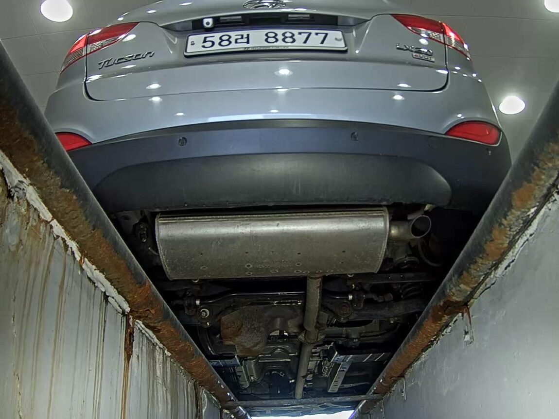 HYUNDAI TUCSON ix DIESEL R20 2WD LX20 SMART PACK 2011 - zdjęcie 8
