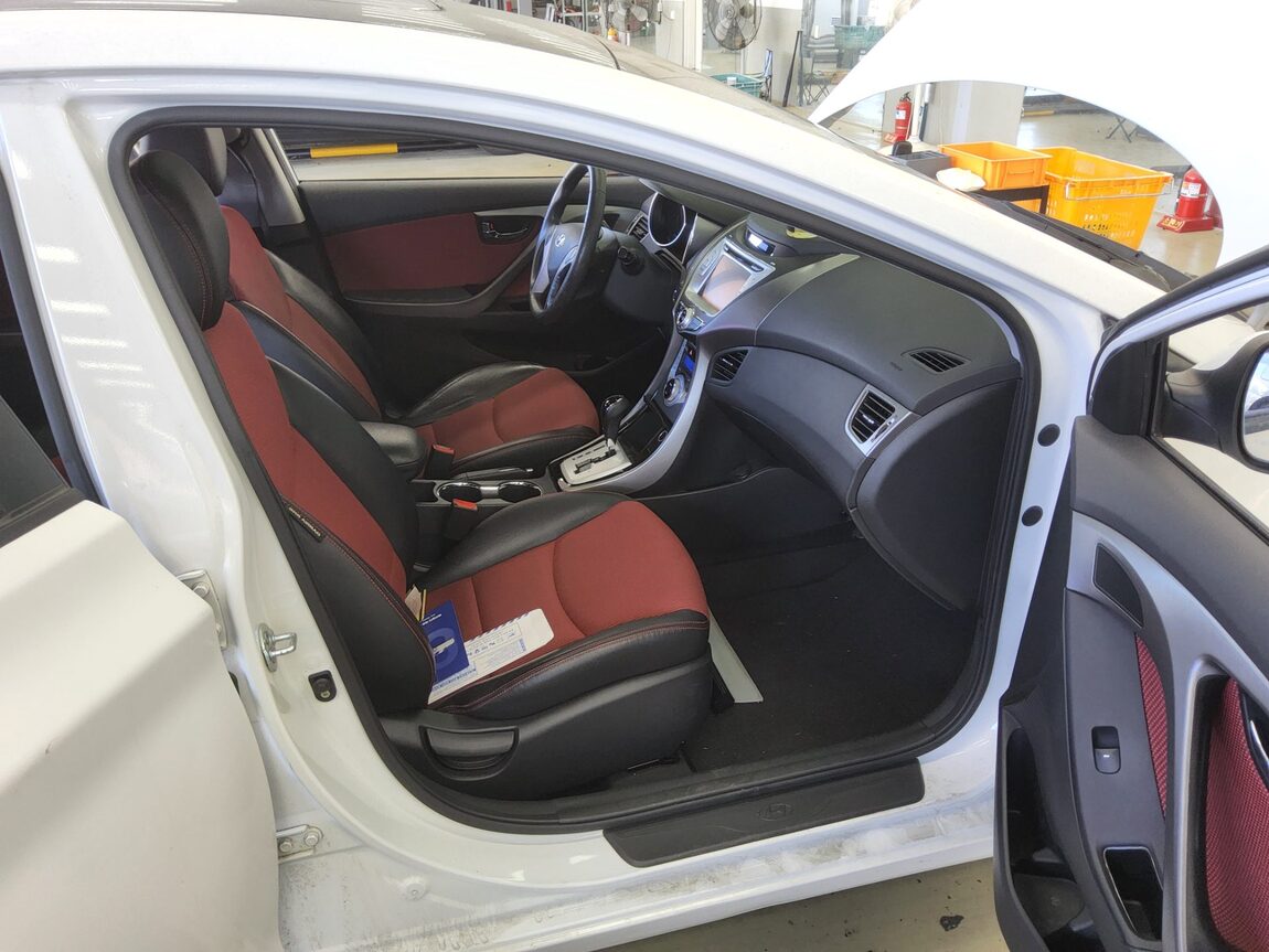 HYUNDAI AVANTE MD M16 GDi TOP 2012 - zdjęcie 14