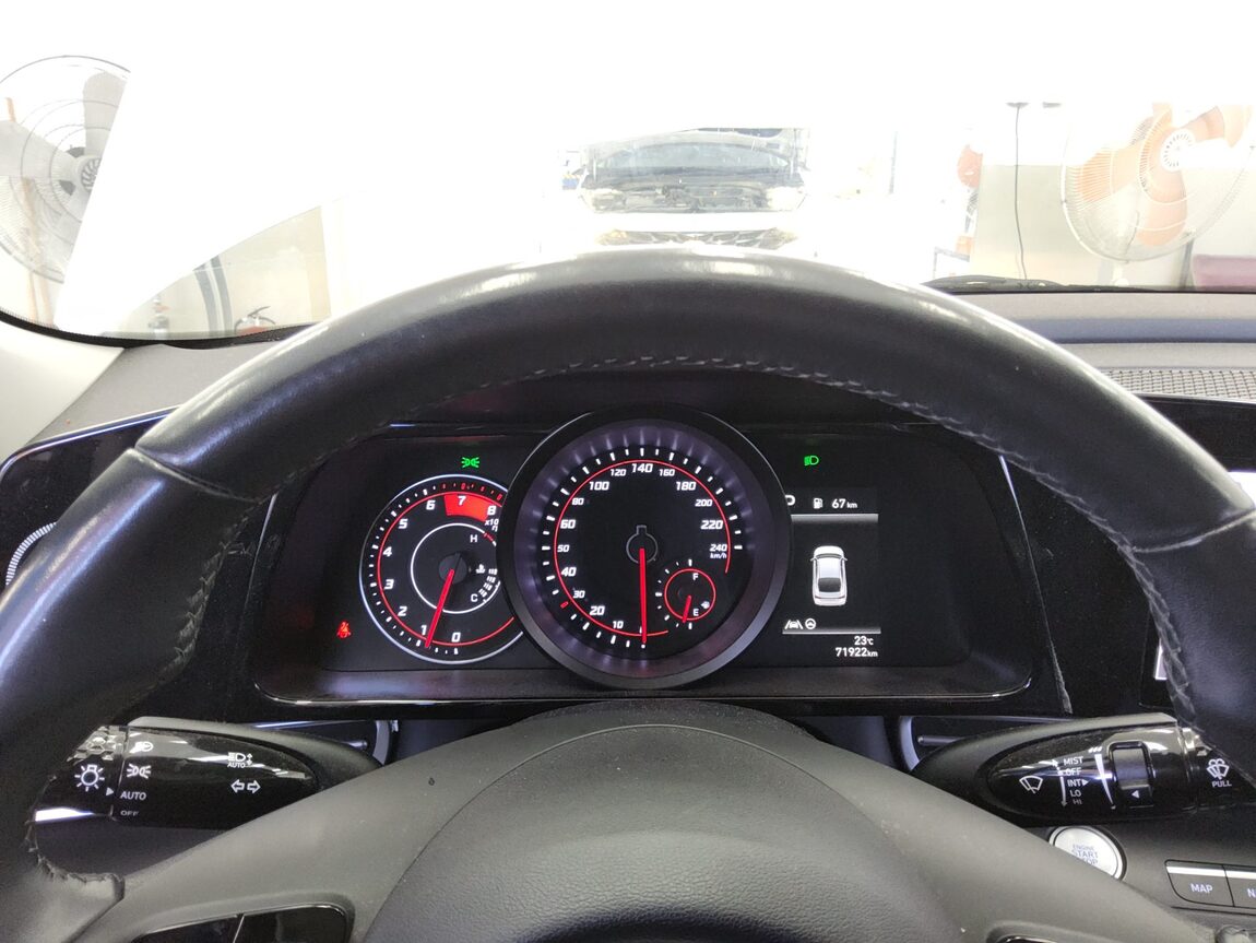 HYUNDAI AVANTE (CN7) 1.6 GASOLINE MODERN 2021 - zdjęcie 9