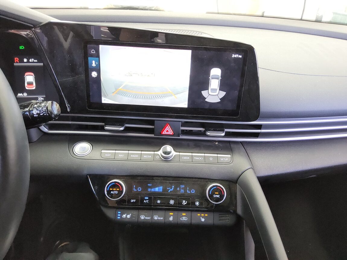 HYUNDAI AVANTE (CN7) 1.6 GASOLINE MODERN 2021 - zdjęcie 18