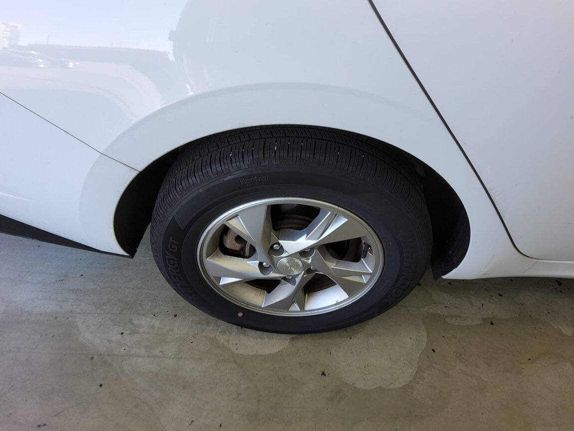 HYUNDAI AVANTE (CN7) 1.6 GASOLINE MODERN 2021 - zdjęcie 26